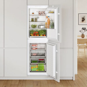 Bosch 50:50 Built-in Fridge Freezer KIN85NSE0G - Frost Free, White